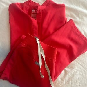 Neon red Figs Set scrubs